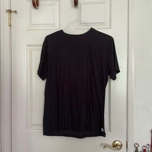 Men’s Large Vuori T Shirt